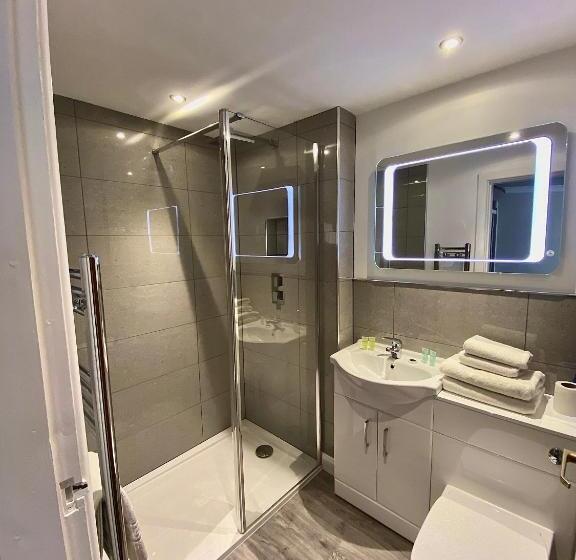 标准间, Revelstoke