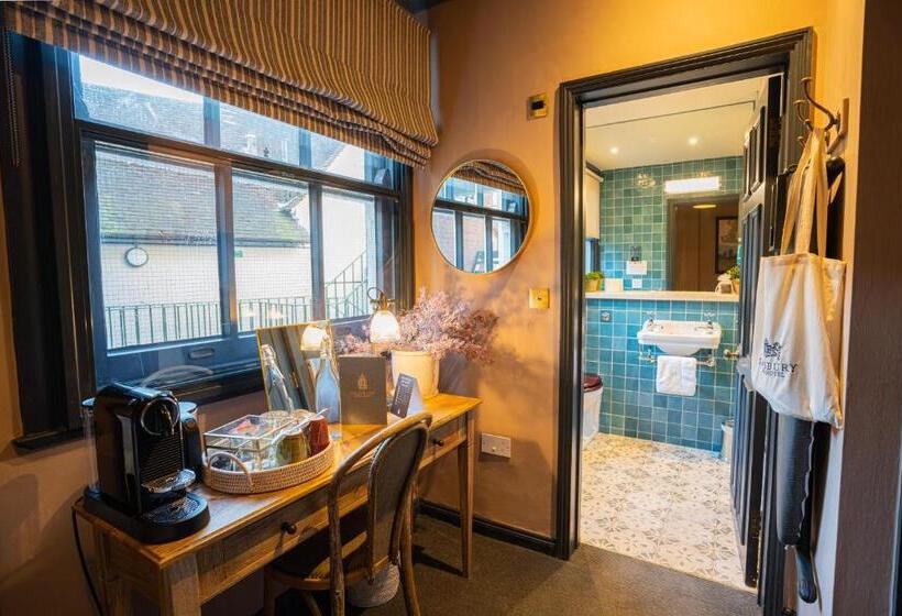 标准间, Salisbury Arms