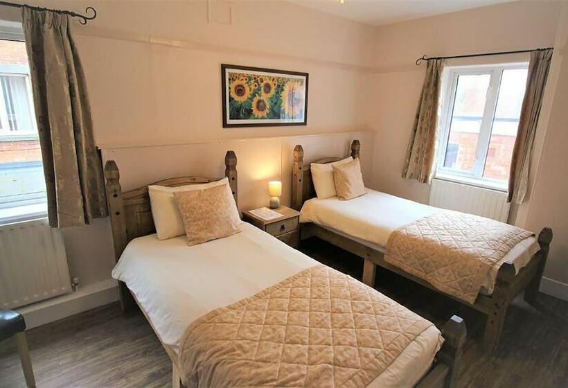 标准间, The Grand