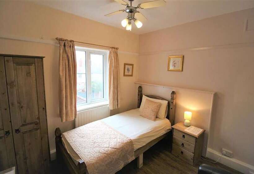 标准单人间, The Grand