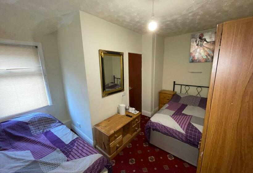 ファミリールーム, The Roman