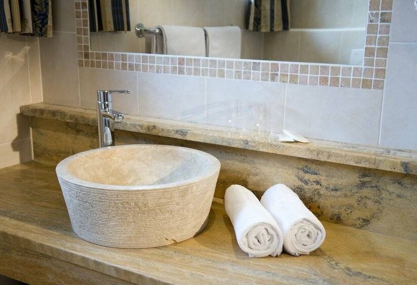 اتاق خانوادگی, Wiesenegg