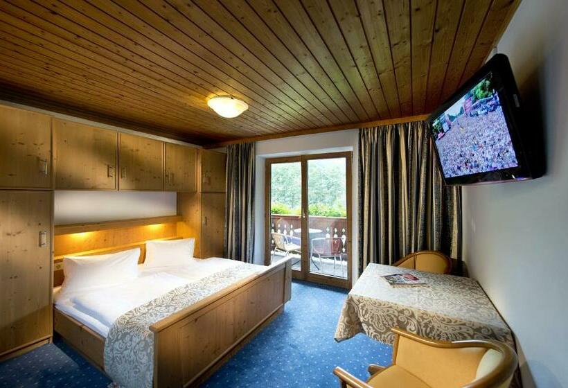 اتاق استاندارد سه نفره, Wiesenegg