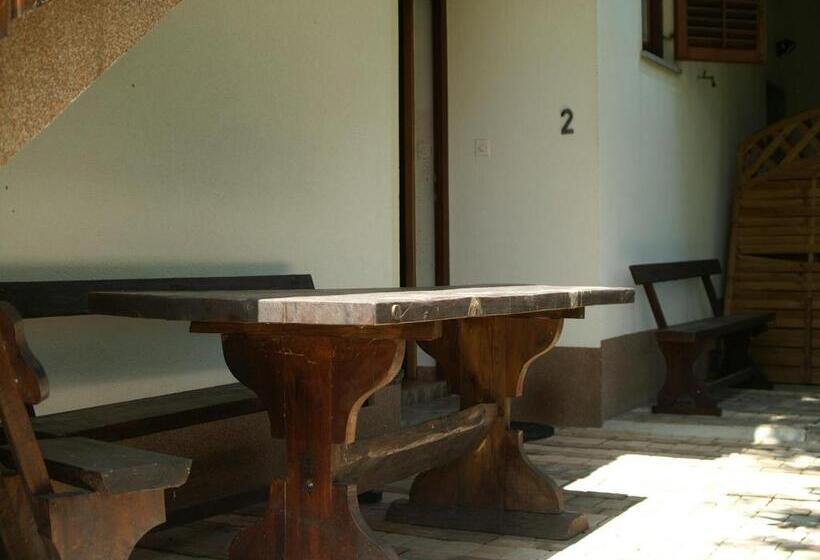 Comfort room with balcony, Bed & Breakfast Helena