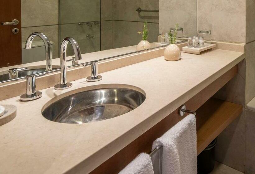 스위트, Alto Traful