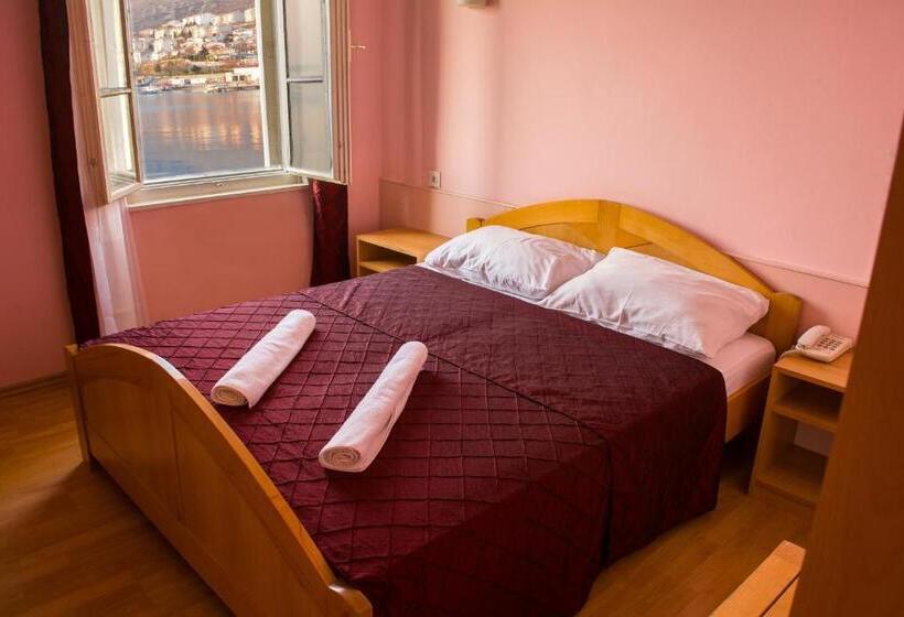 オーシャンビュースタンダードルーム, Art