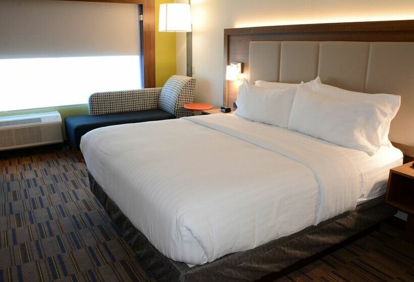 סוויטה מותאמת לאדם עם מוגבלויות, Holiday Inn Express & Suites   Pittsburgh   Monroeville, An Ihg