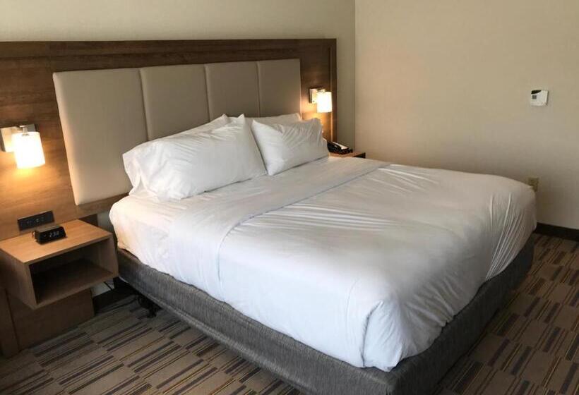 חדר סטנדרט, מיטת קינג, מותאם לאדם עם מוגבלויות, Holiday Inn Express & Suites   Pittsburgh   Monroeville, An Ihg