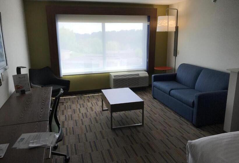 סוויטה מותאמת לאדם עם מוגבלויות, Holiday Inn Express & Suites   Pittsburgh   Monroeville, An Ihg