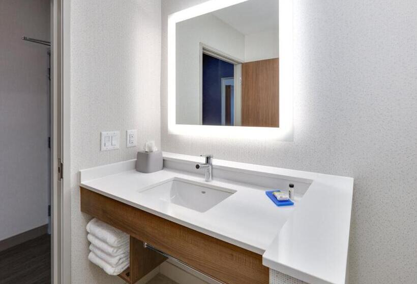 适合残疾人士使用的带超级大床的标准间, Holiday Inn Express & Suites Plano East   Richardson, An Ihg