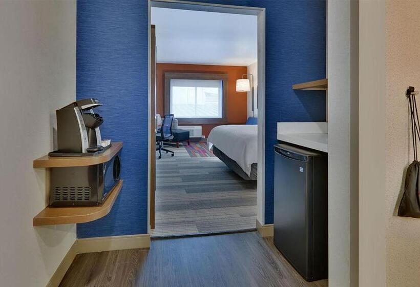 适合残疾人士使用的带超级大床的标准间, Holiday Inn Express & Suites Plano East   Richardson, An Ihg