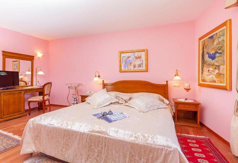 شقة غرفة واحدة, Ostrea