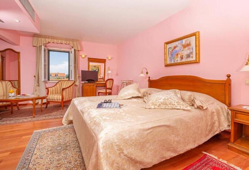 شقة غرفة واحدة, Ostrea