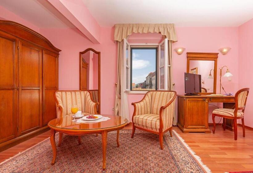 شقة غرفة واحدة, Ostrea