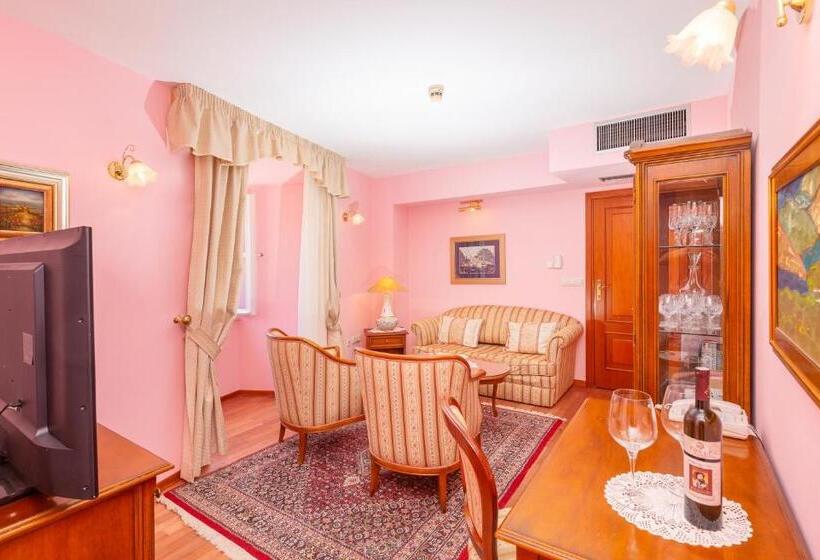 شقة غرفة واحدة, Ostrea