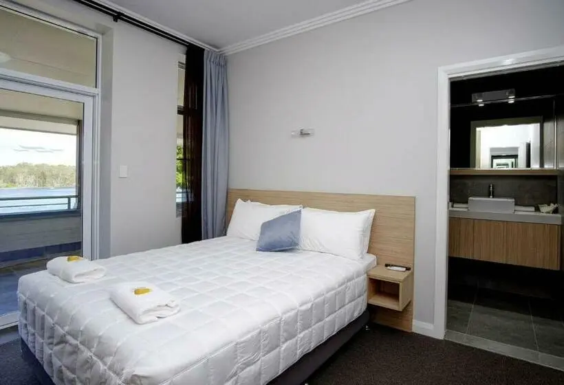 Standard-huone Järvinäkymä, Lakes And Ocean Hotel Forster