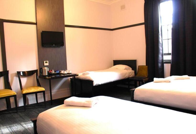 חדר משפחתי חדר אמבטיה משותף, Royal Hotel Ryde