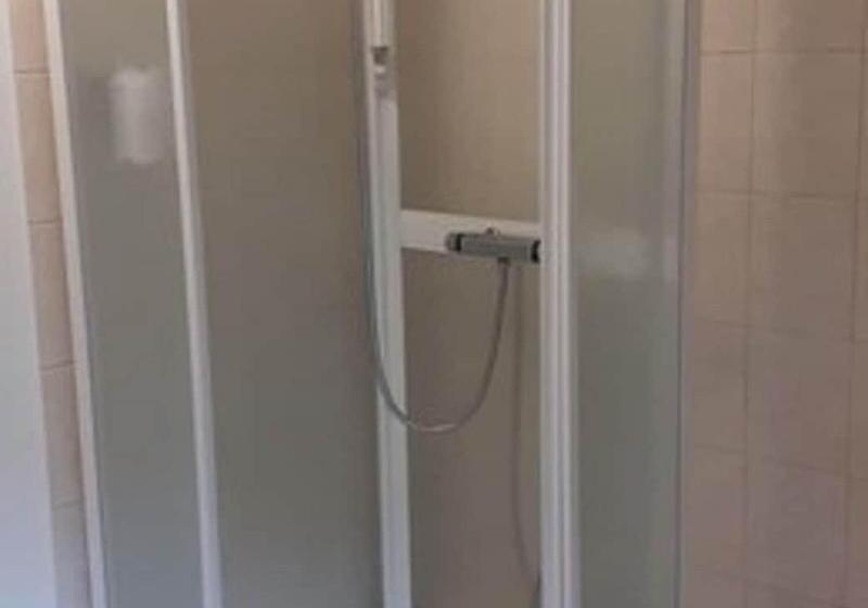 اتاق خانوادگی با سرویس بهداشتی مشترک, North Star Guesthouse Olafsvik