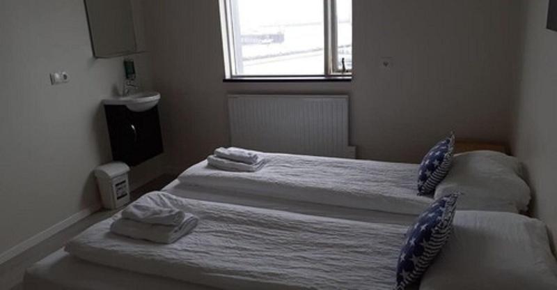 اتاق استاندارد سه تخته با سرویس بهداشتی مشترک, North Star Guesthouse Olafsvik