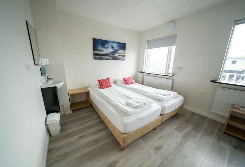 اتاق استاندارد با سرویس بهداشتی مشترک, North Star Guesthouse Olafsvik