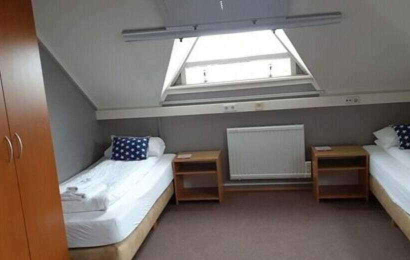غرفة قياسية ثلاثية حمام مشترك, North Star Guesthouse Olafsvik