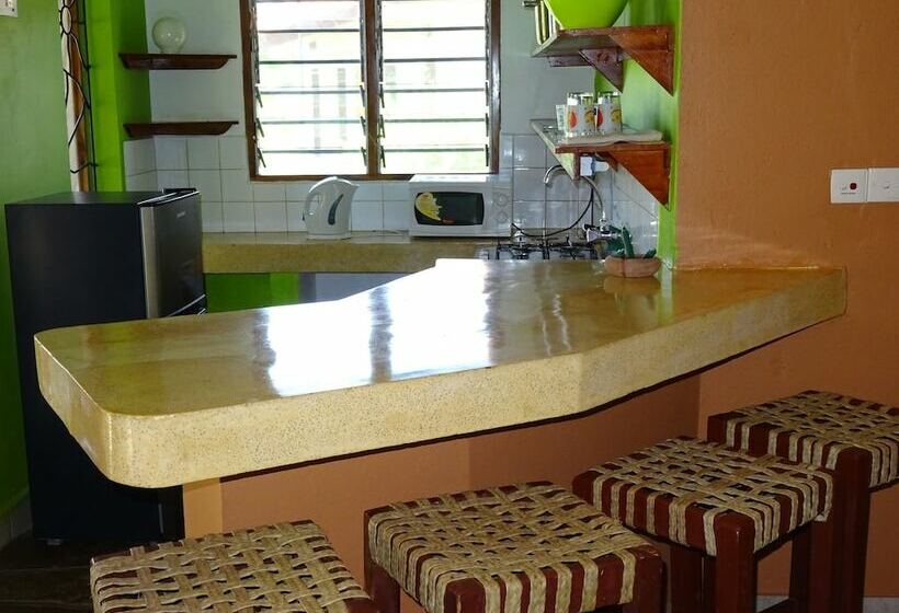 خانه 2 خوابه, Diani Cottages