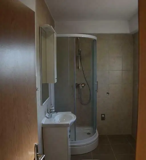 اتاق استاندارد با چشم‌انداز باغ, London Rooms Zagreb Airport