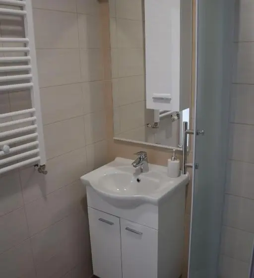 اتاق سوپریور با چشم‌انداز باغ, London Rooms Zagreb Airport