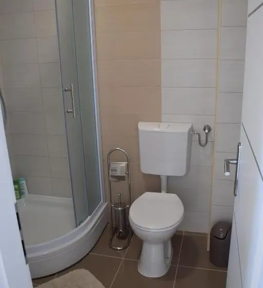 اتاق سوپریور با چشم‌انداز باغ, London Rooms Zagreb Airport