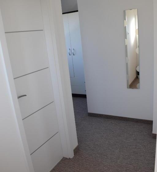 Номер Superior Вид на Сад, London Rooms Zagreb Airport