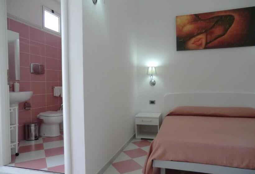 Номер Стандарт с Балконом Вид на Сад, B&b Mediterraneo Mare E Sole