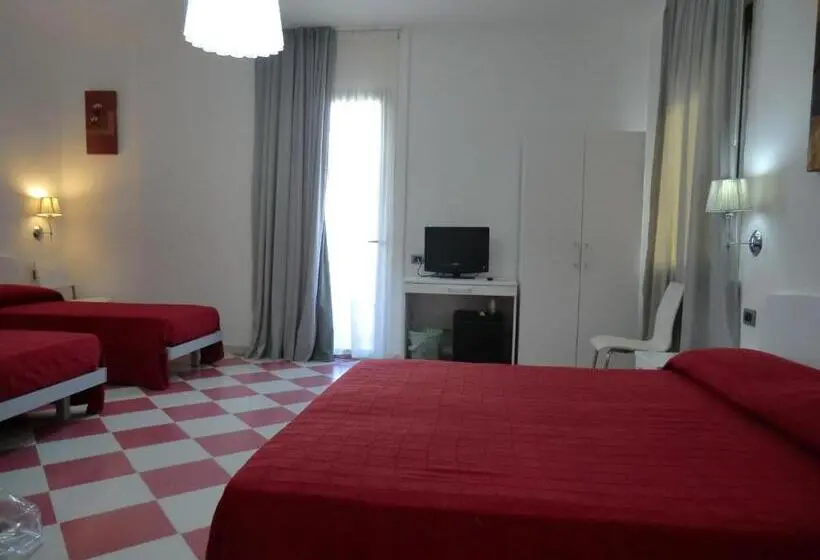 Standard Neljän Hengen Huone Puutarhanäkymä, B&b Mediterraneo Mare E Sole