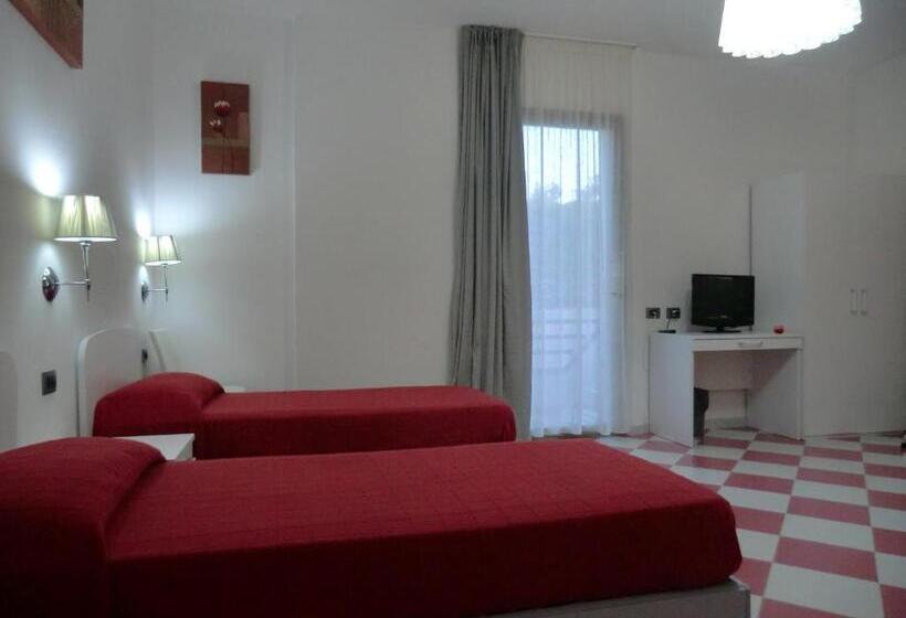 Четырехместный Номер Стандарт Вид на Сад, B&b Mediterraneo Mare E Sole