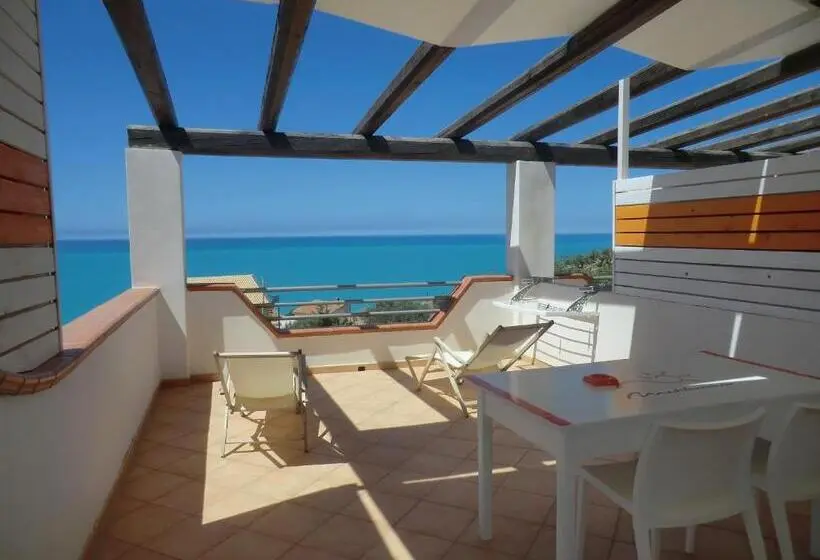 Deluxe Kolmen Hengen Huone Merinäkymä, B&b Mediterraneo Mare E Sole