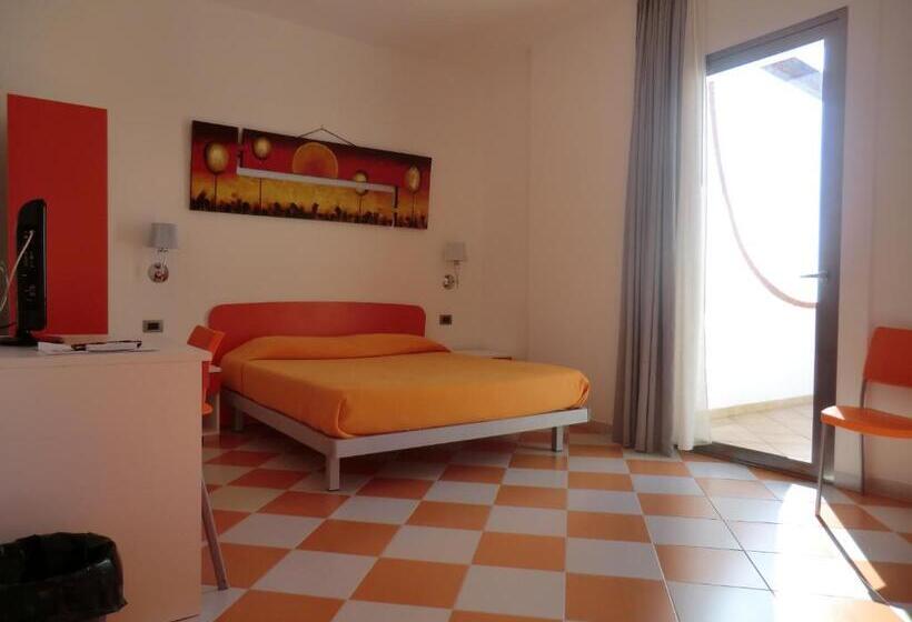 Трехместный Номер Deluxe Вид на Море, B&b Mediterraneo Mare E Sole