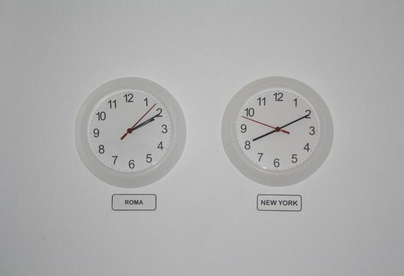 חדר אקונומי, Salotto Piramide