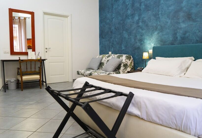 חדר דלוקס לארבעה, Salotto Piramide