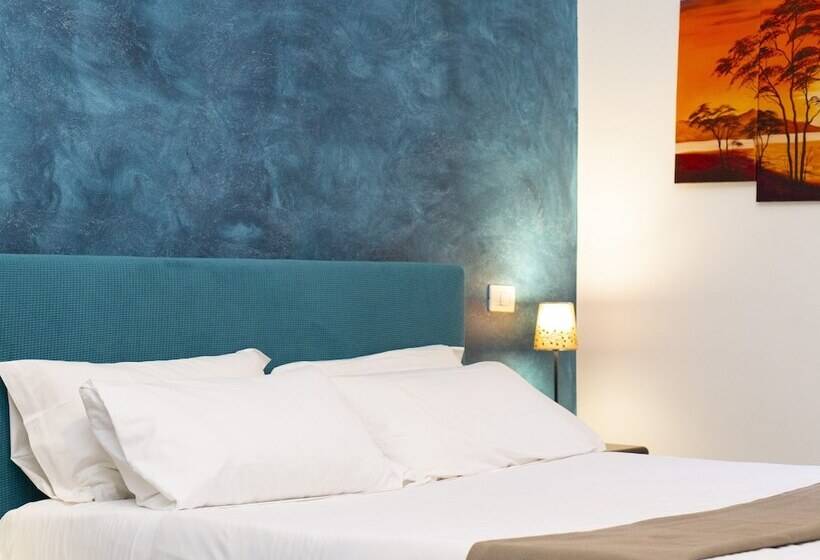 חדר דלוקס לארבעה, Salotto Piramide