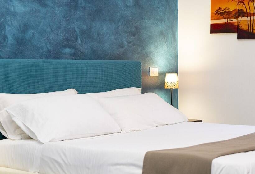 חדר דלוקס לארבעה, Salotto Piramide