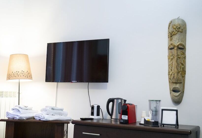 חדר דלוקס לארבעה, Salotto Piramide