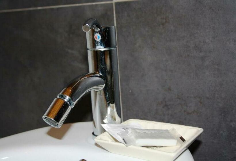 סוויטה, Salotto Piramide