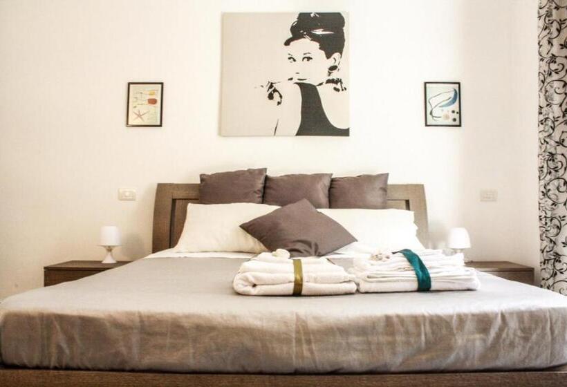 סוויטה, Salotto Piramide