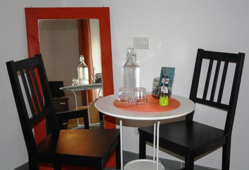 חדר דלוקס לארבעה, Salotto Piramide