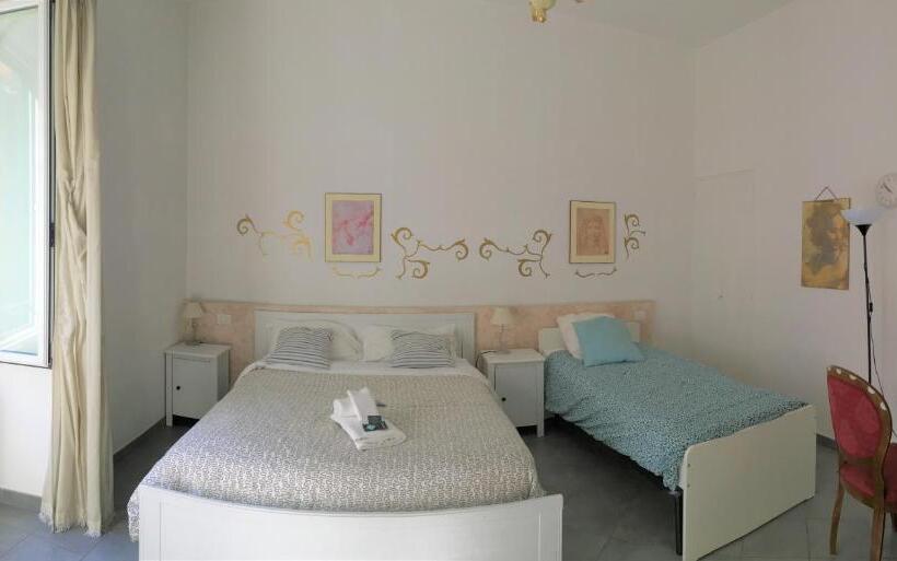 חדר פרמיום לארבעה, Salotto Piramide