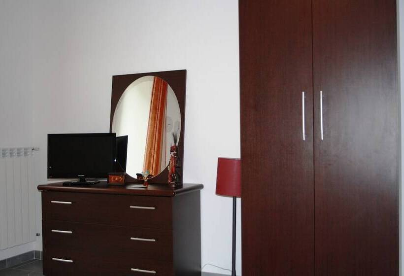 חדר דלוקס לארבעה, Salotto Piramide