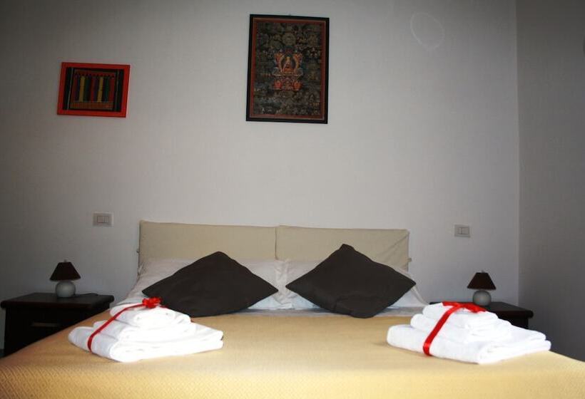 חדר דלוקס לארבעה, Salotto Piramide