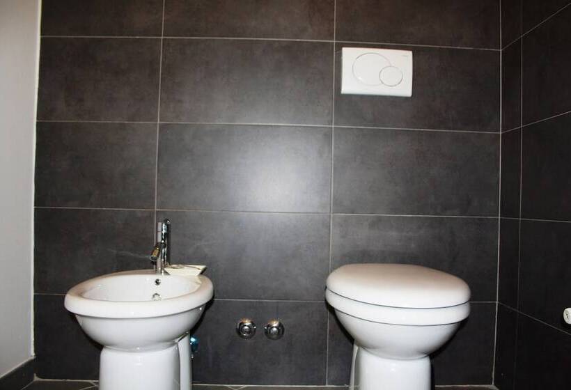 חדר דלוקס לארבעה, Salotto Piramide