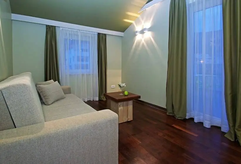 اتاق لوکس خانوادگی, Boutique Hotel Bol