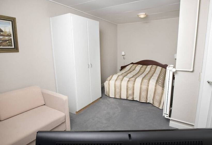 家庭间, Gram Slotskro