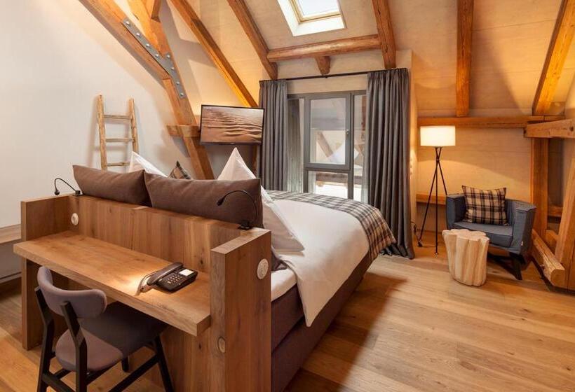 Номер Стандарт, Almrefugio